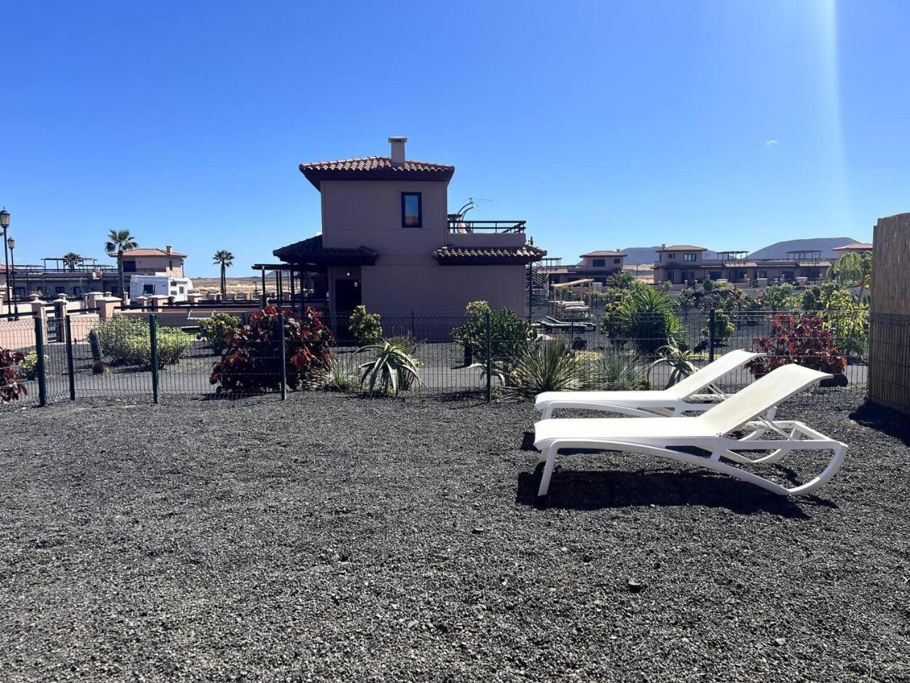Villa Majanicho Con Piscina Лахарес Екстериор снимка